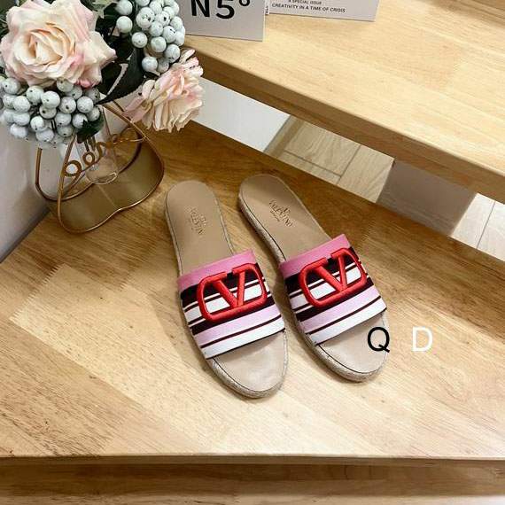 Picture of Valentino Slippers _SKUValentinosz35-40GDT040189